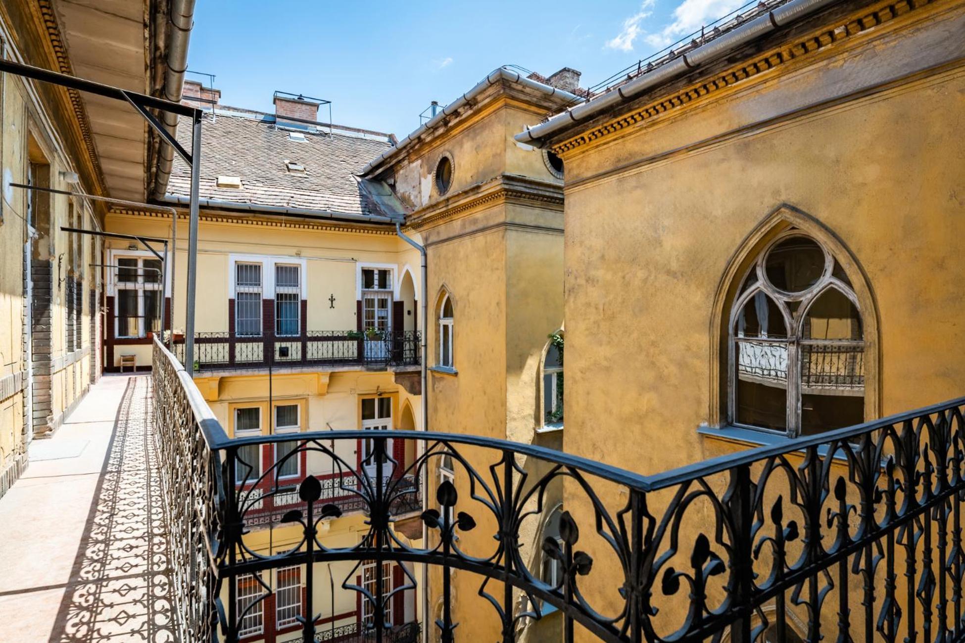 Classic Elegance With Synagogue View By Astoria Appartement *