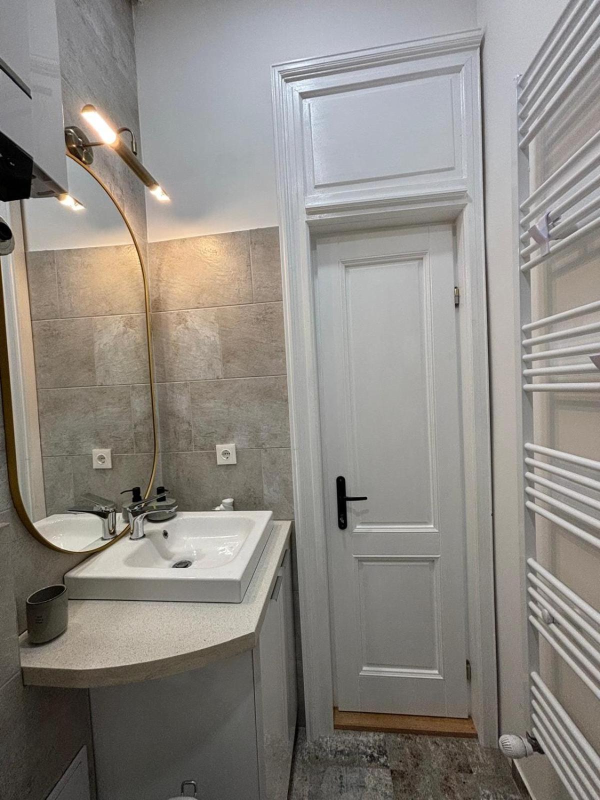 Premium Quiet 2br Brand New Flat In The Heart Of The Budapest