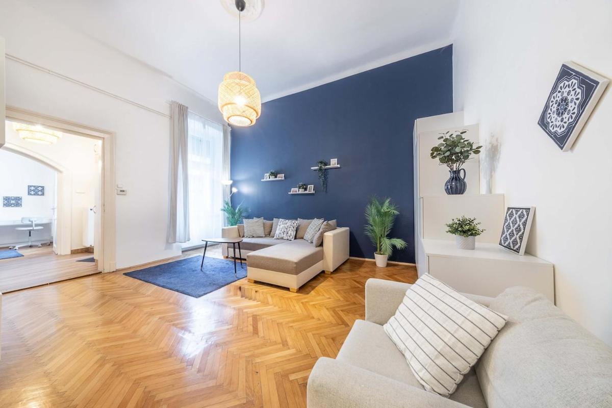 Sassoon - 2-bedroom Elegant Airy At Deak Ter Apartmán *