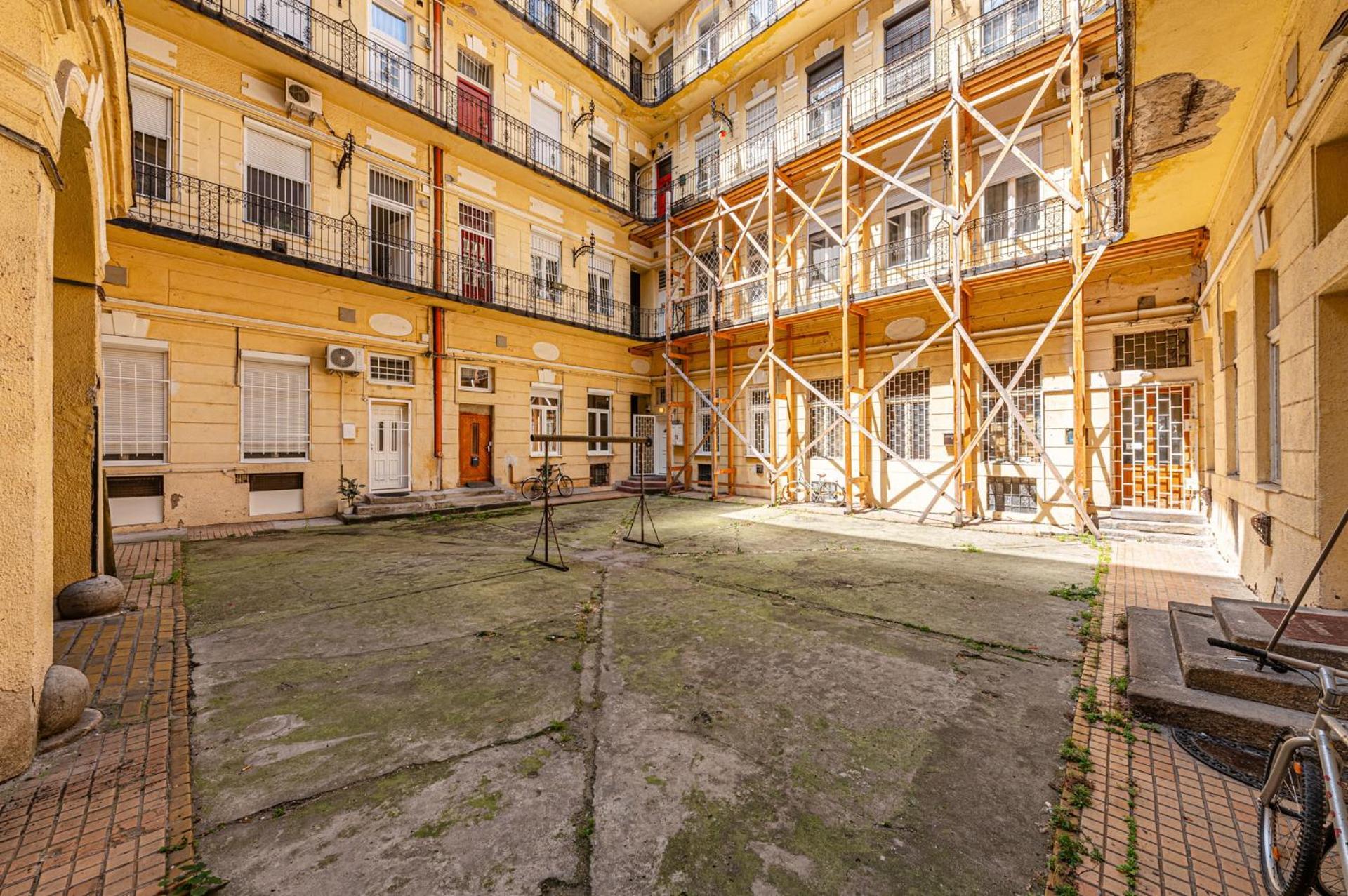Apartment Westend Loft Chic 2br W Ac By Nyugati & M3 Metro Budapest