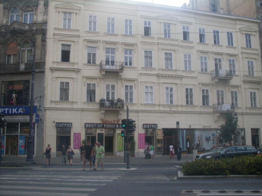 Károly * Budapest