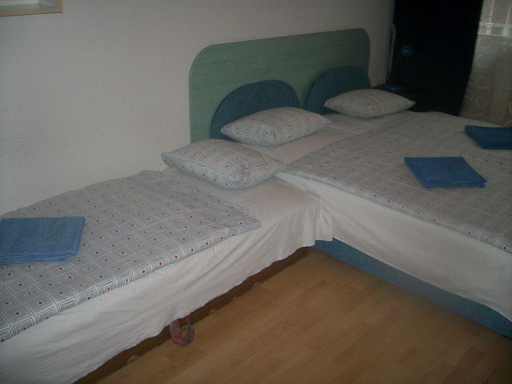 Peter's Hotel *
