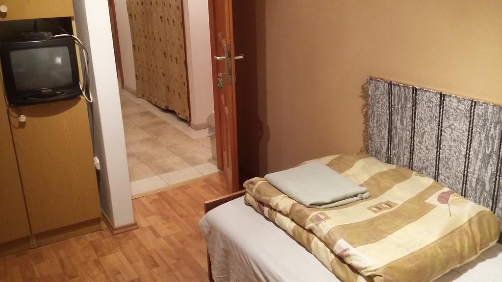 Keramiapark Guesthaus *