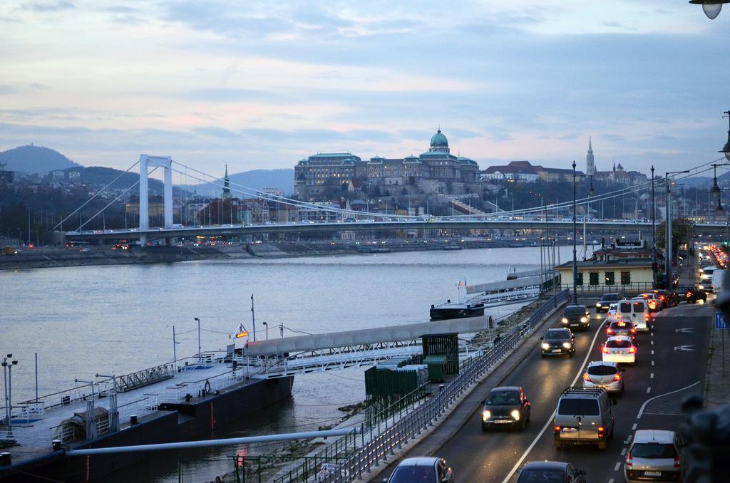 Central - Fővám