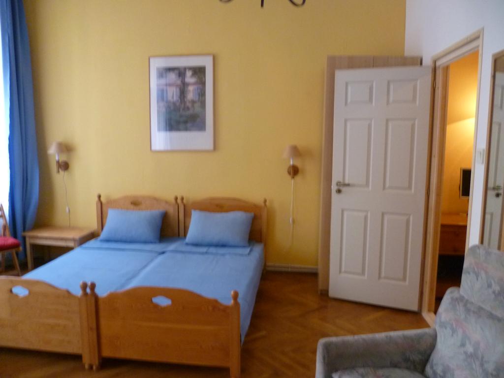 Eoetvoes Rooms