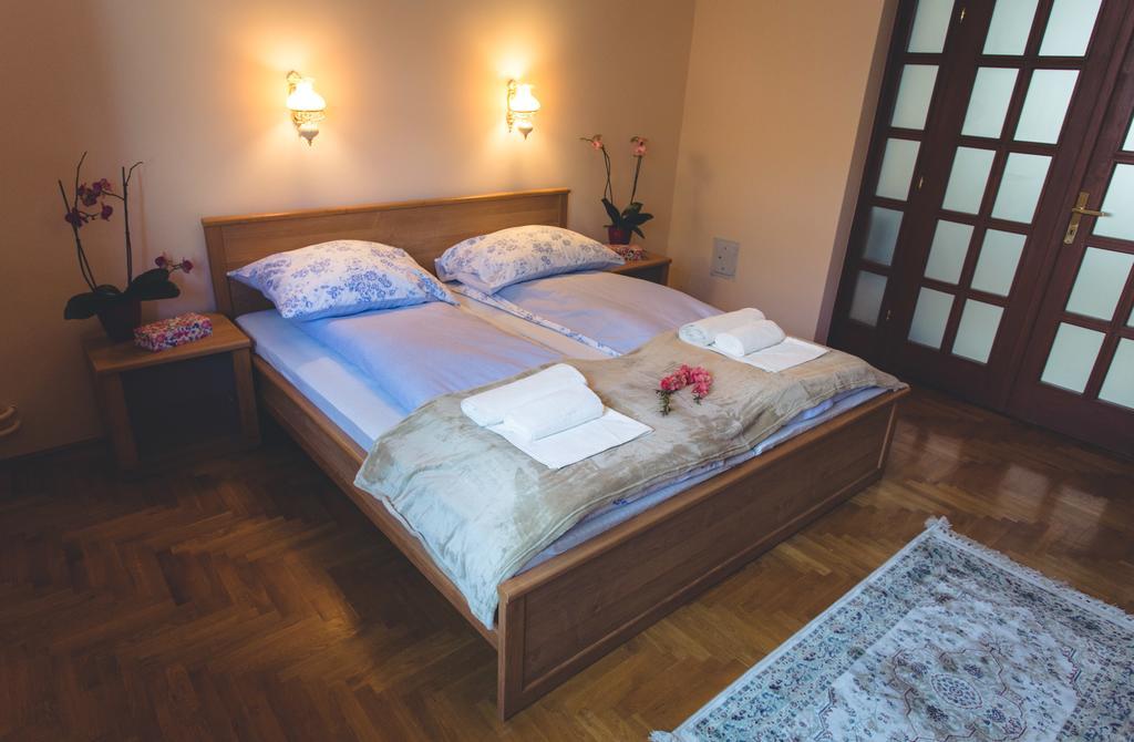 Villa Mercedes Garden Budapest