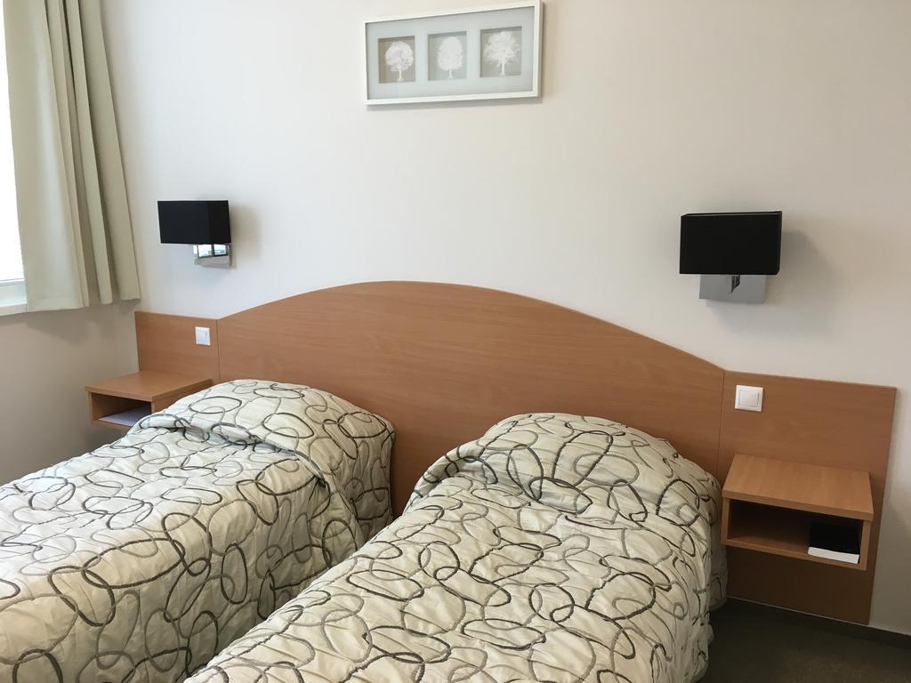 Hotel Ceu Konferencia Koezpont 3*