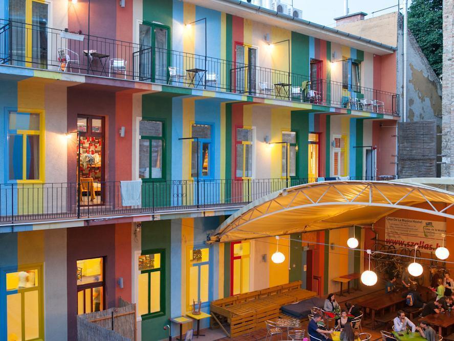 Casa De La Musica Hostel