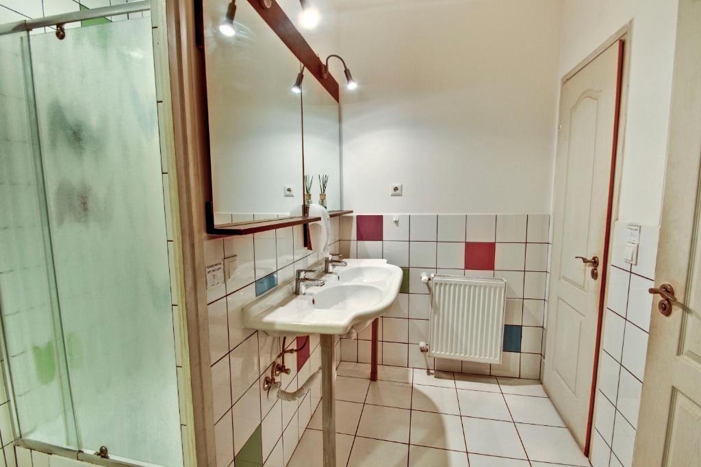 Auberge de jeunesse Bazar *