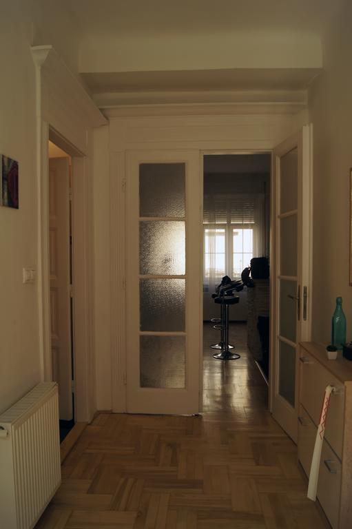 Modern Spacious Flat In Buda Apartmán