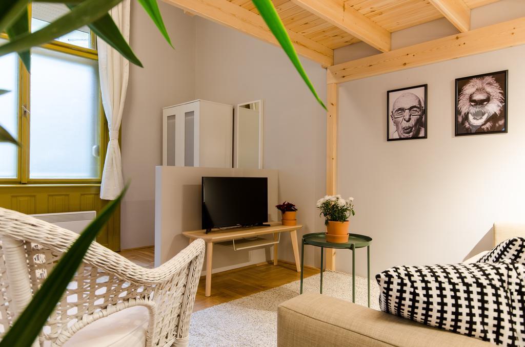 Sesame Light & Wide Apartment *