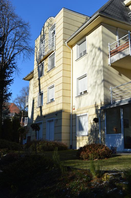 Lägenhet Rosehill Side Budapest