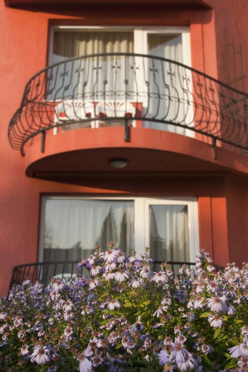 Szonyi Garden Pest 3*