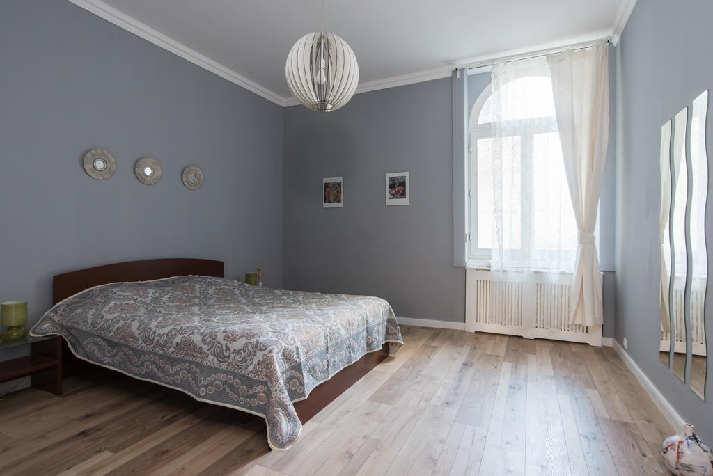 Downtown Synagogue Apartment *
