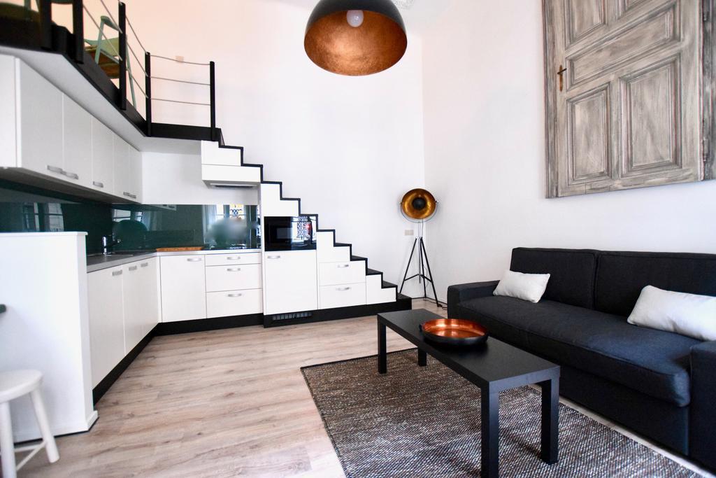 Standard By Hi5 - Teréz 35 Budapest