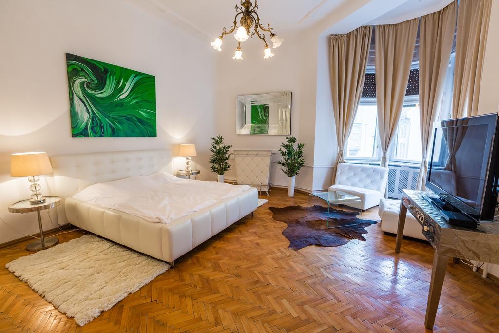 Vaci Utca Luxury *