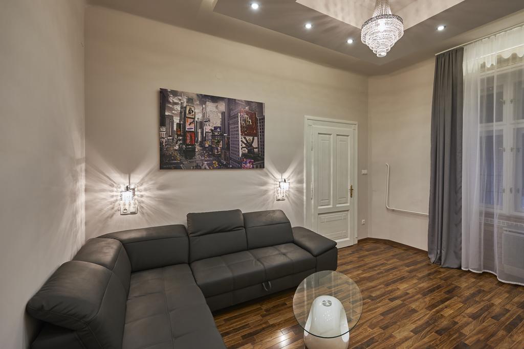 Parliament Apartment *