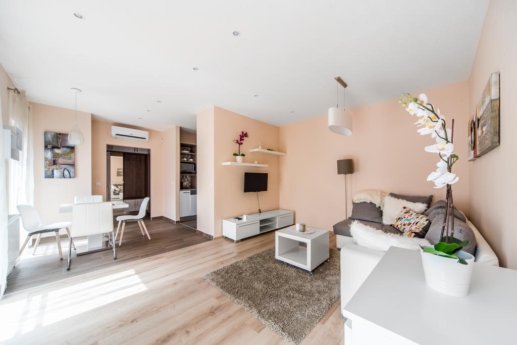 Klauzál 32 * Budapest