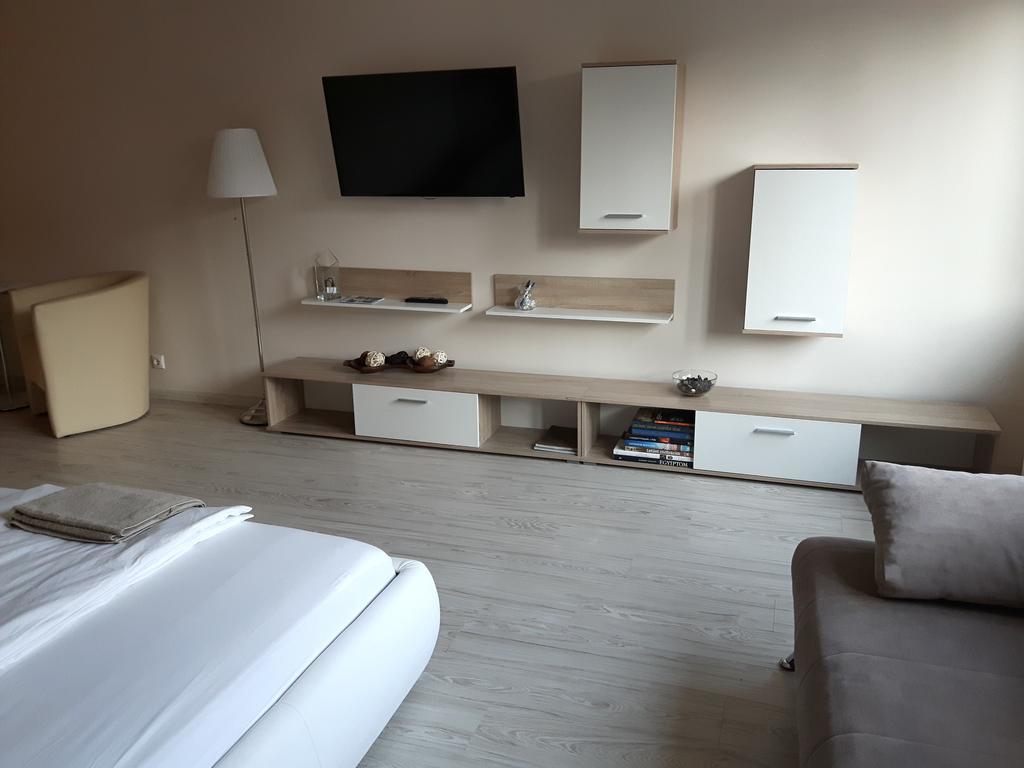 Brand New In The Center Apartment