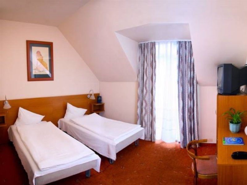 Luna Hotel