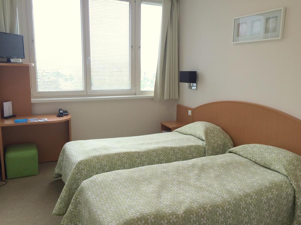Hotel Ceu Konferencia Koezpont 3*