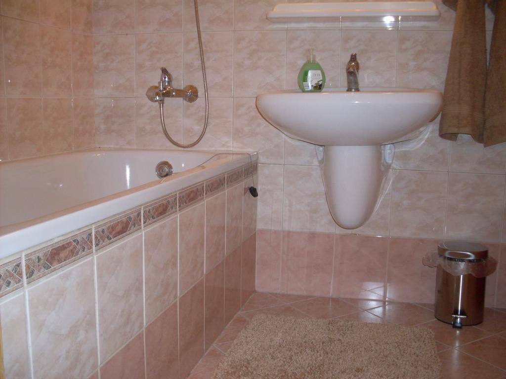 Károly Apartamento