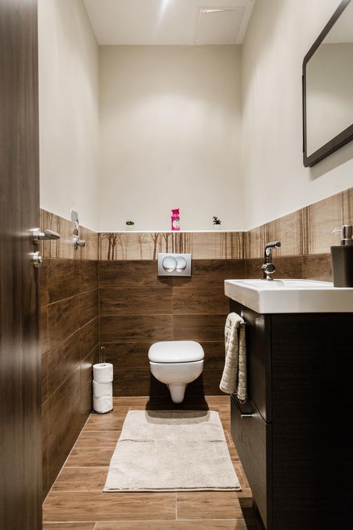 Apartment K10 *