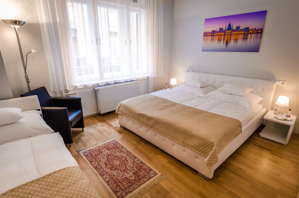Anabelle Bed And 4*