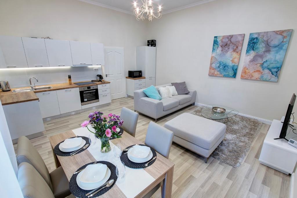 Apartment Your Near Parliament *