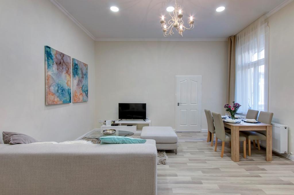 Your Near Parliament Apartment *