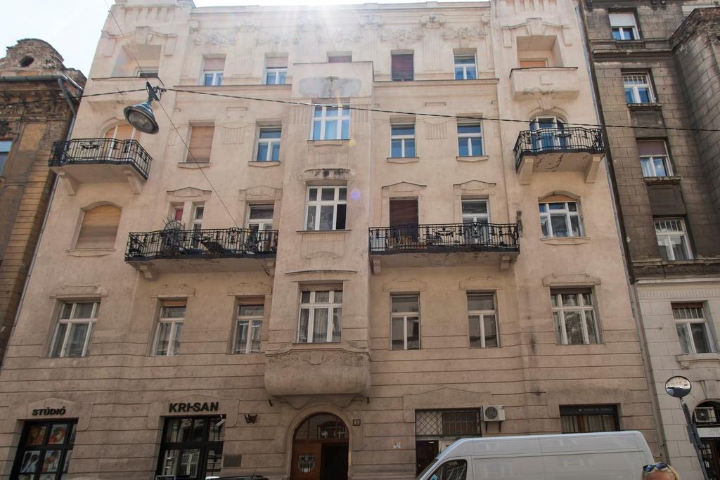 Apartment Your Near Parliament