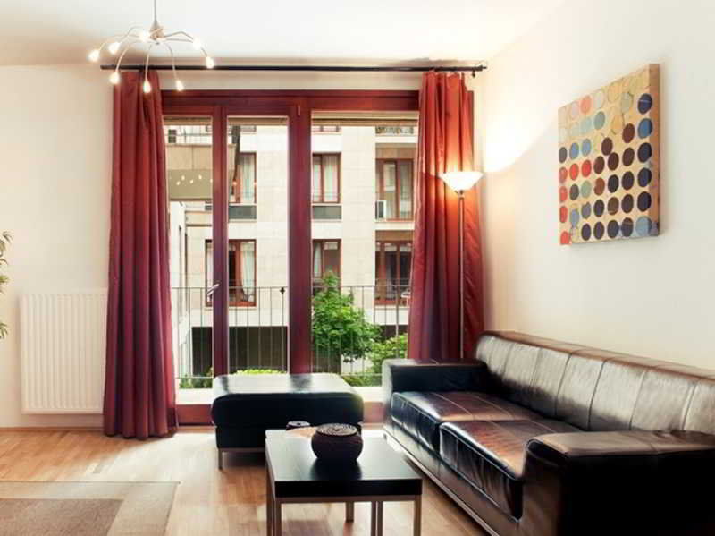Adler * Budapest