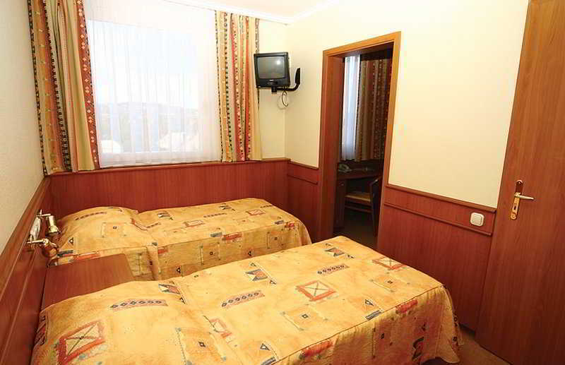 Ibis Styles Citywest 3*