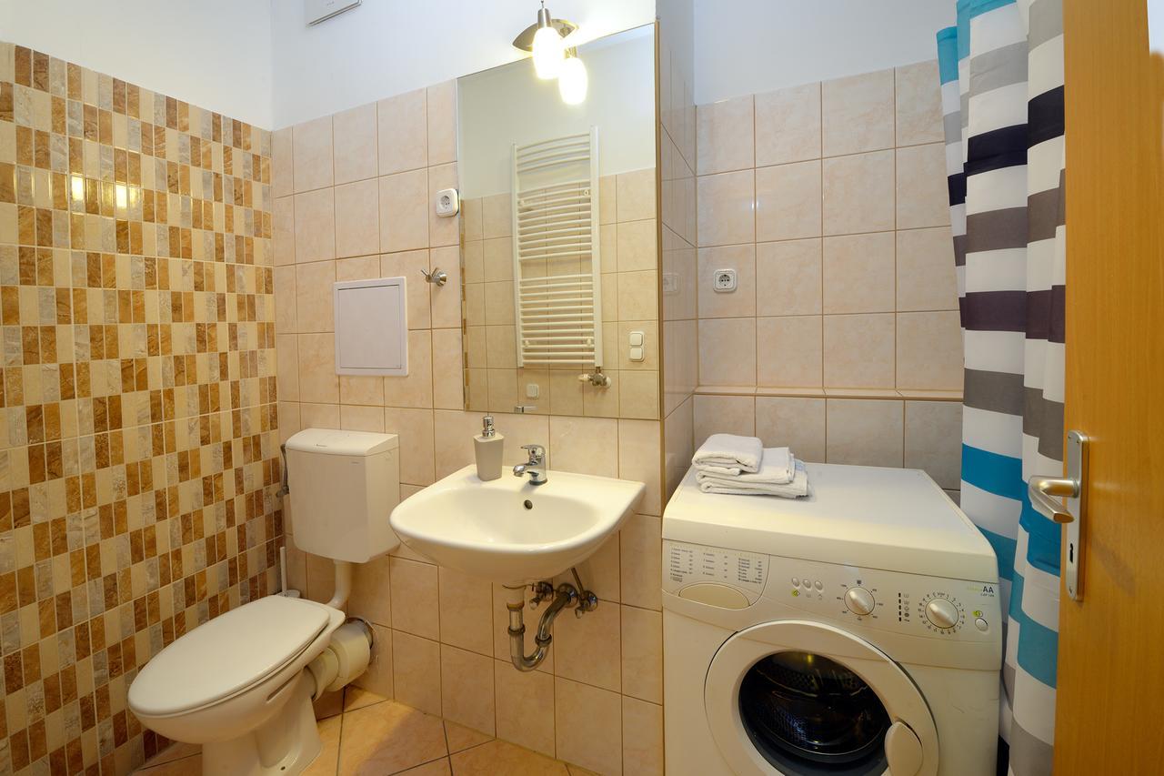 Corvina Apartament *