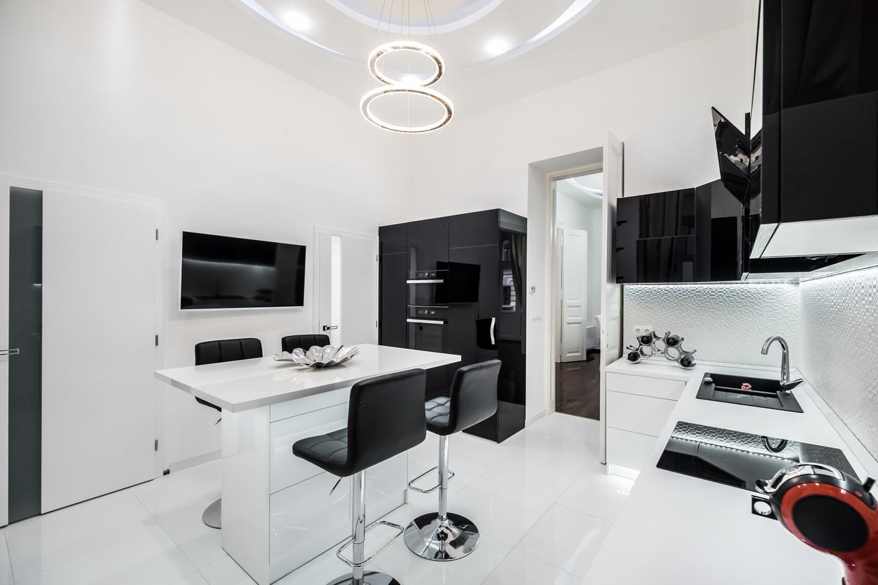 Opera Balkony Luxury With Free Parking Appartamento Budapest