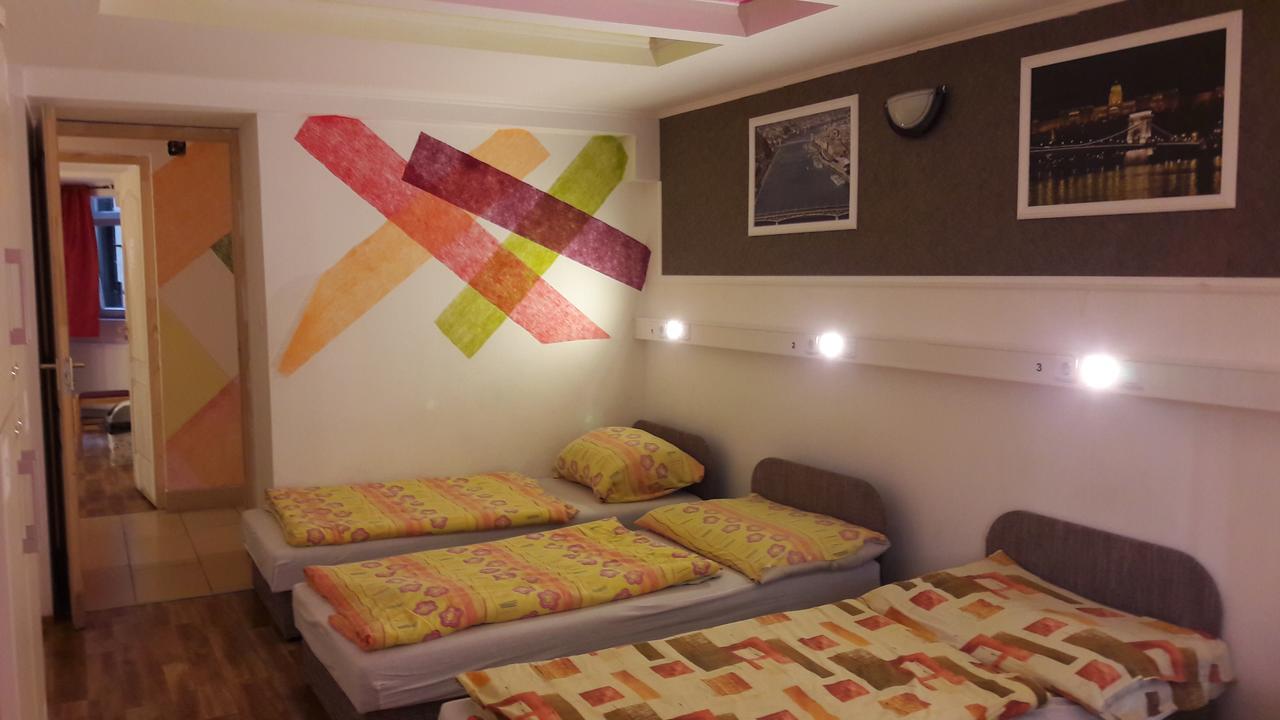 Hostal Opera