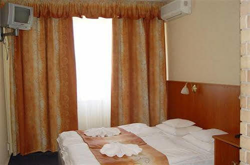 Hunor Hotel 3*