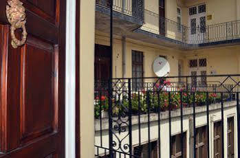 Alkotmany Street Hotel