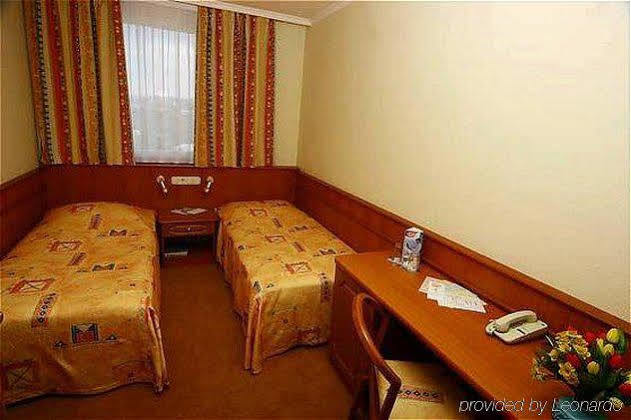 Ibis Styles Citywest Hotell