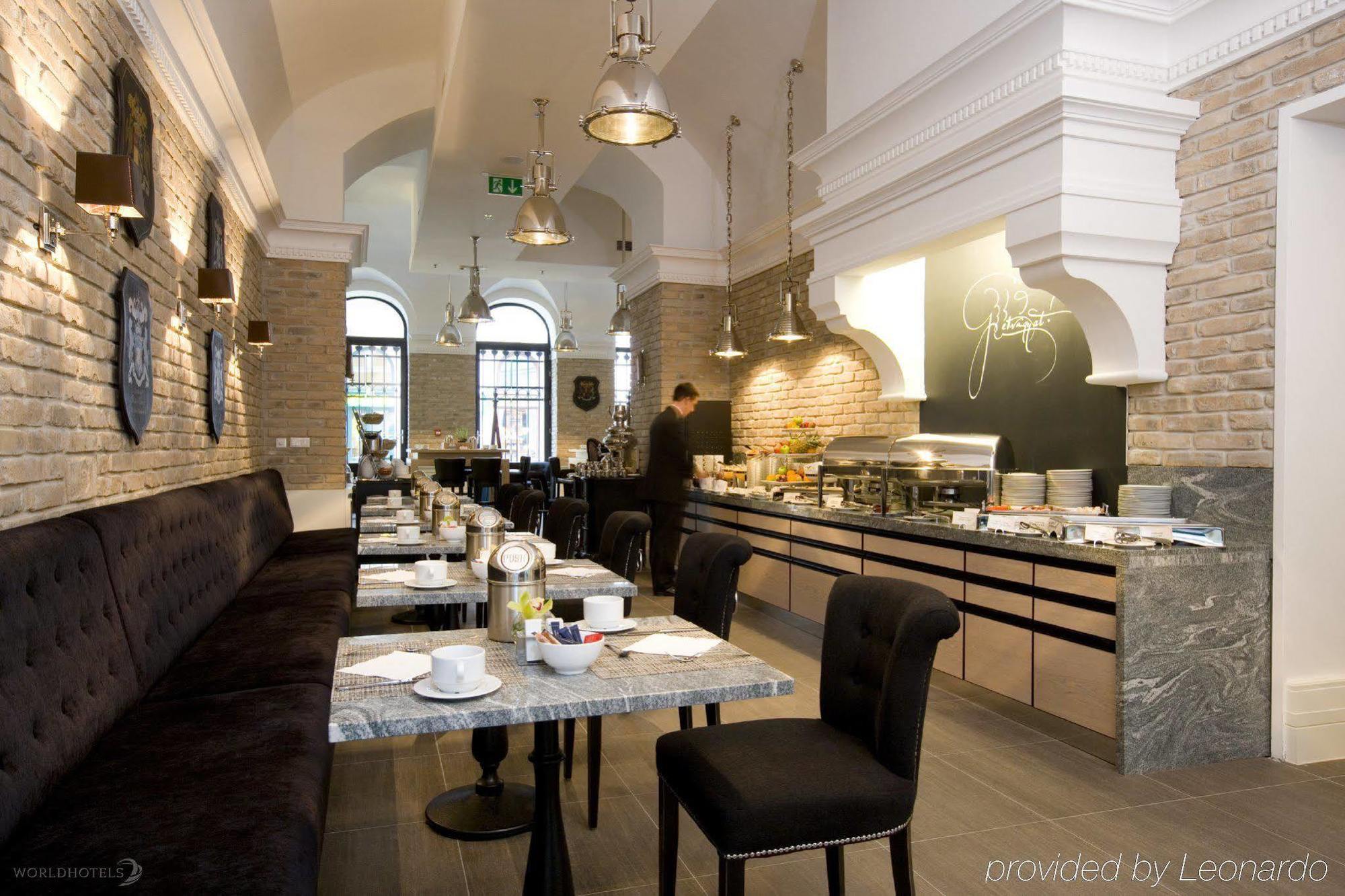 Alta Moda Fashion Hotel 4*