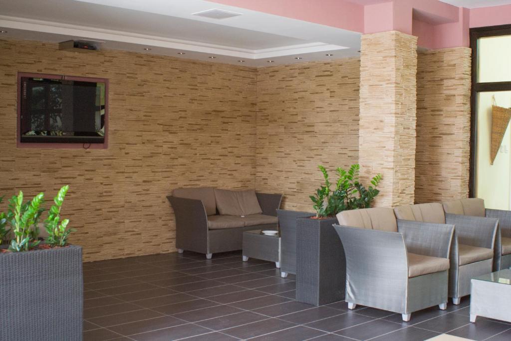 Hotel Ceu Konferencia Koezpont