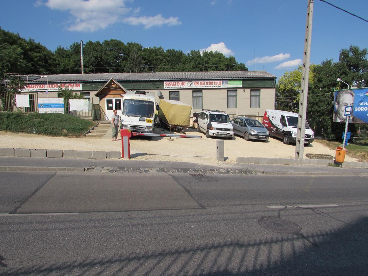 Dojo Motel *