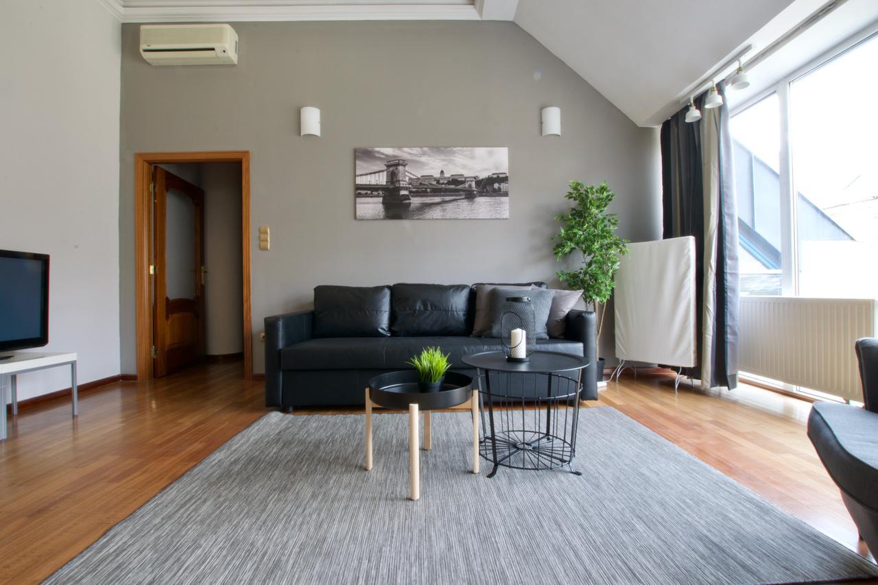 Standerd By Hi5 - Lovag Family Apartament *
