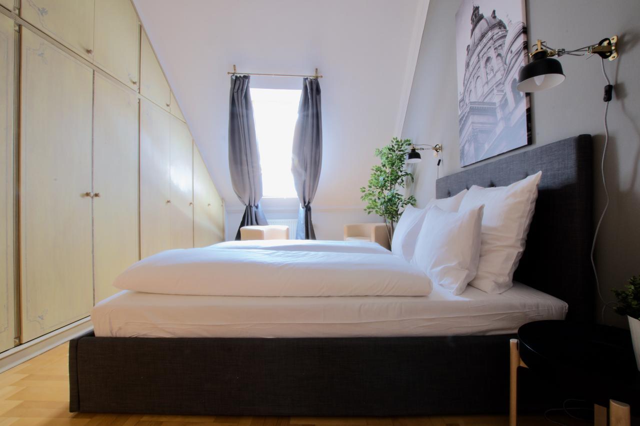 Standerd By Hi5 - Lovag Family Apartament *