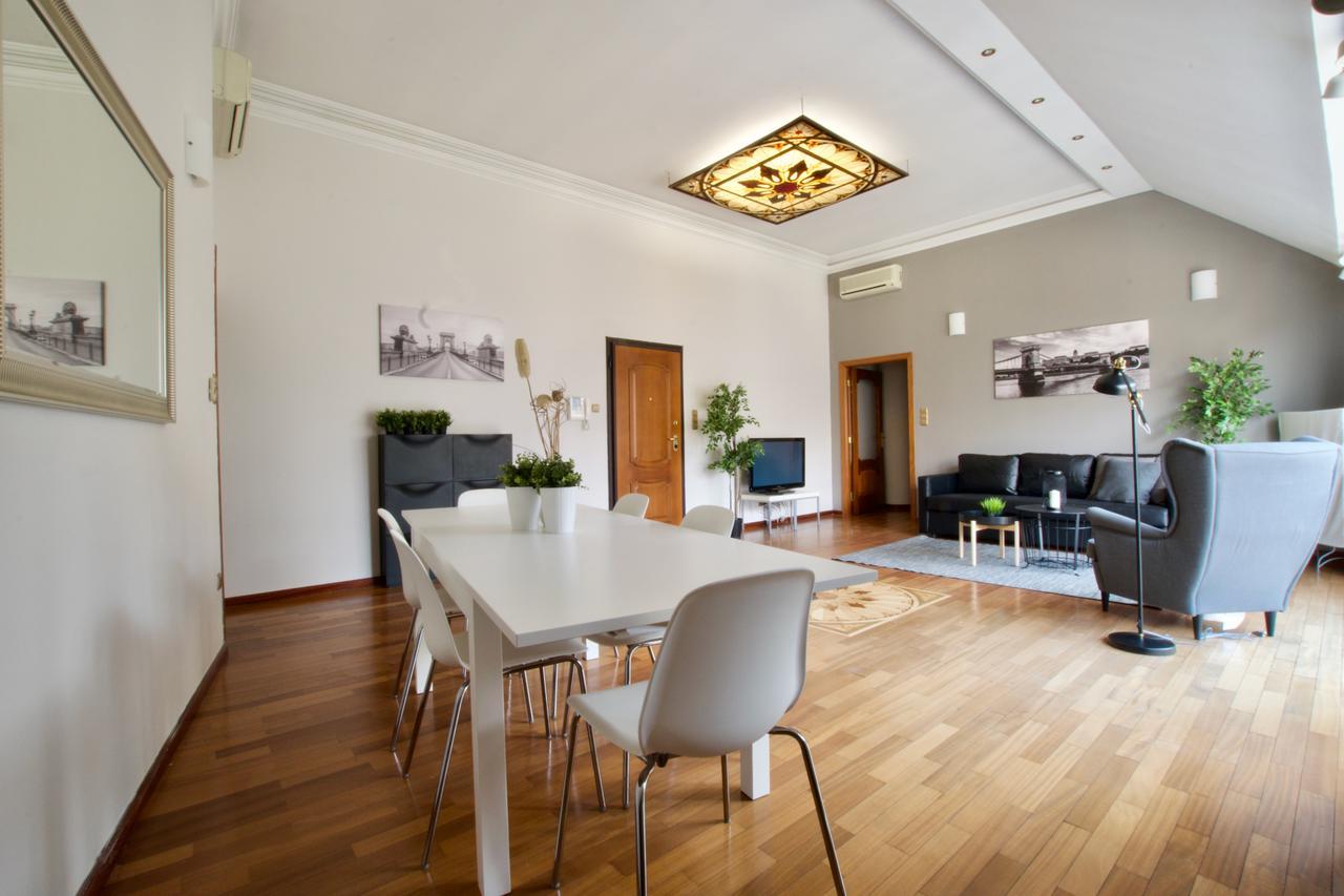 Standerd By Hi5 - Lovag Family Apartament *