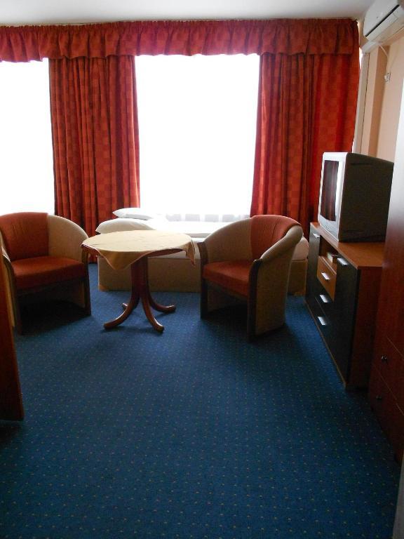 Hotel Seni Studium