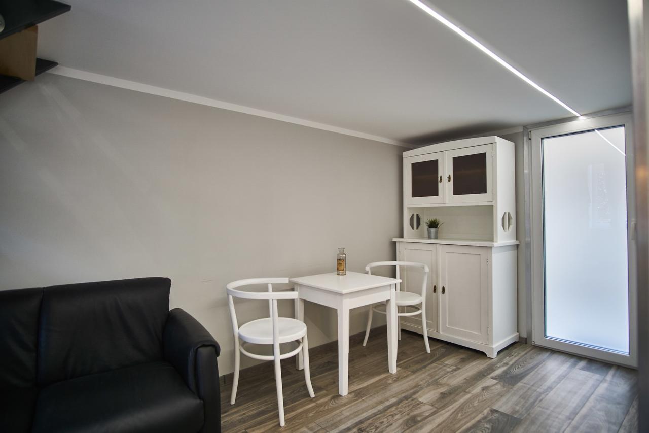 Apartment A32 | *