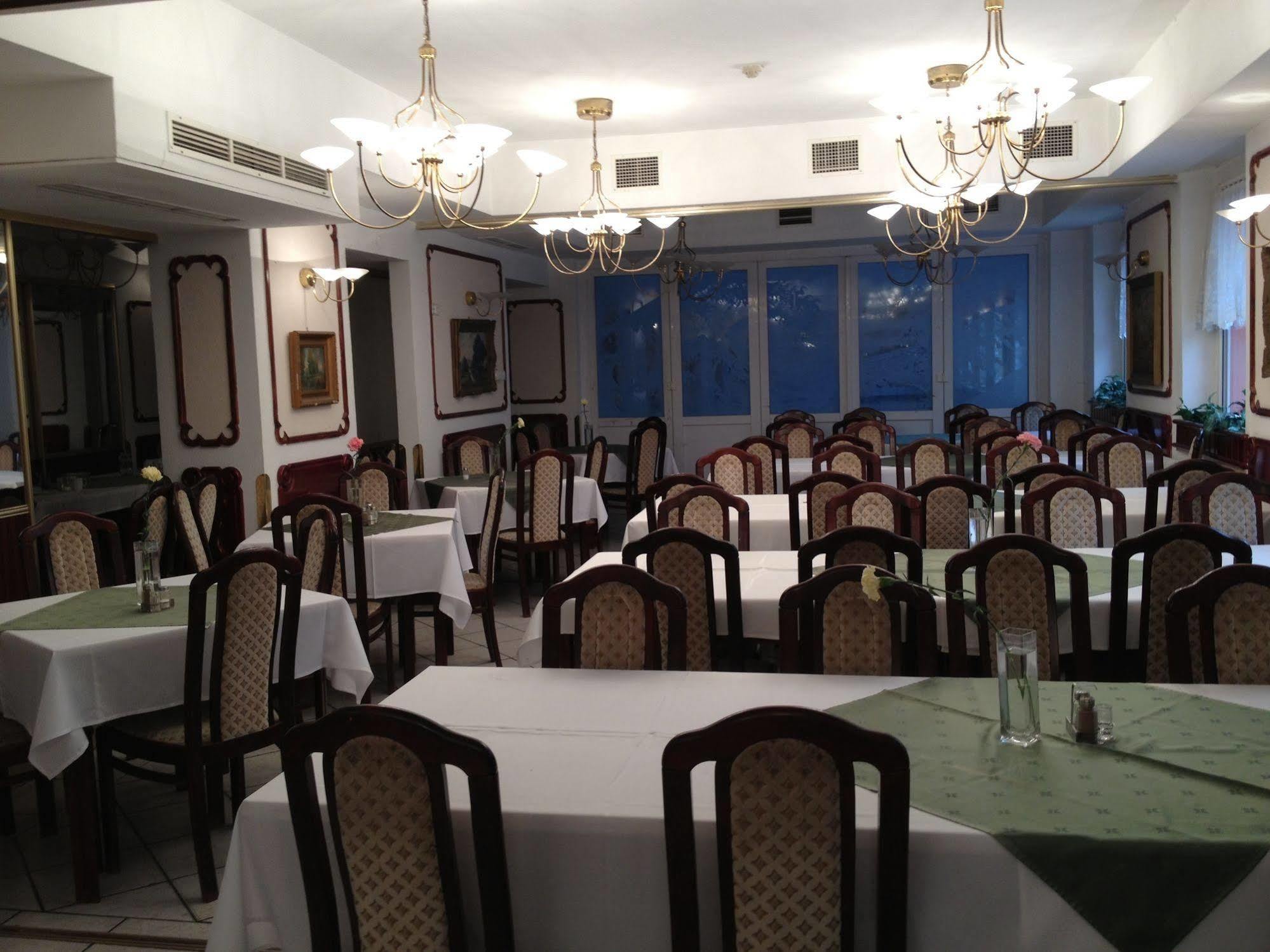 Hotel Polus 3*