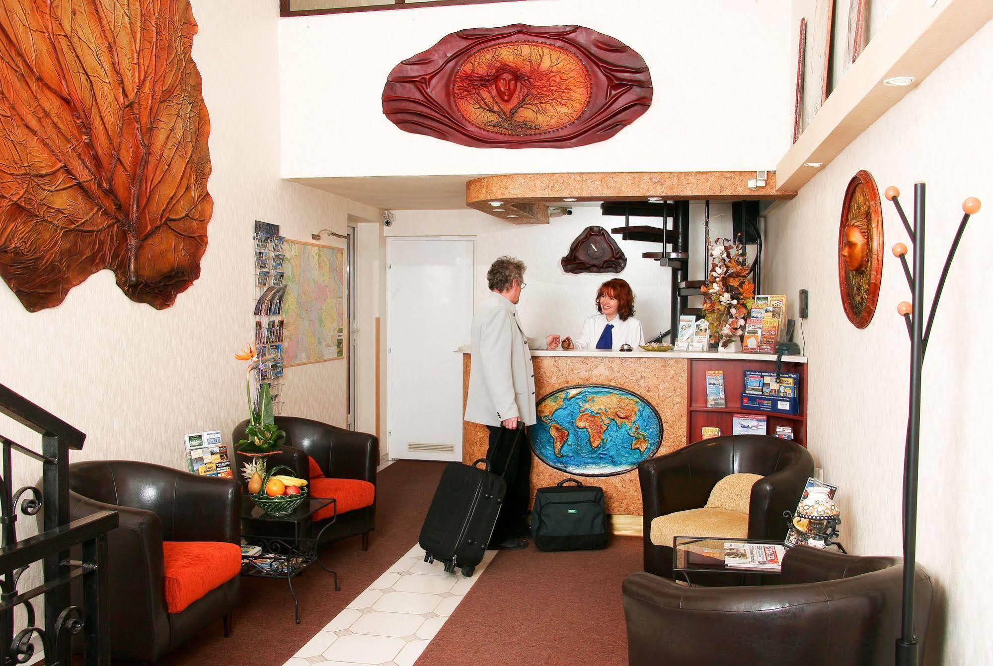 Manzard Panzio Bed & Breakfast 3*