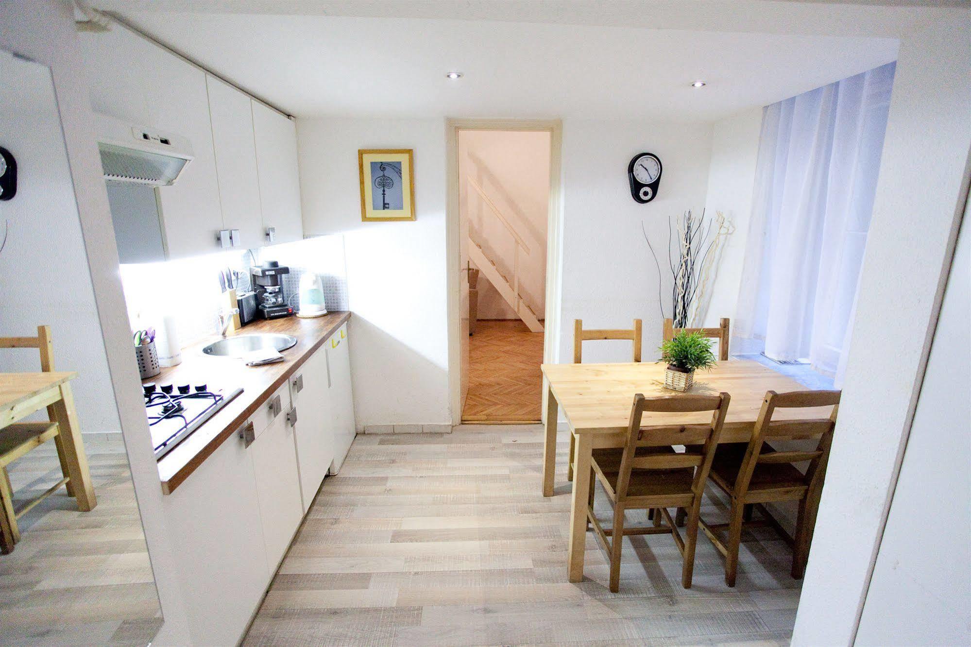 Easy Flat Opera Apartman *